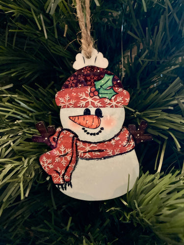 Red Snowflakes (SM07) - Snowman Shape Ornament