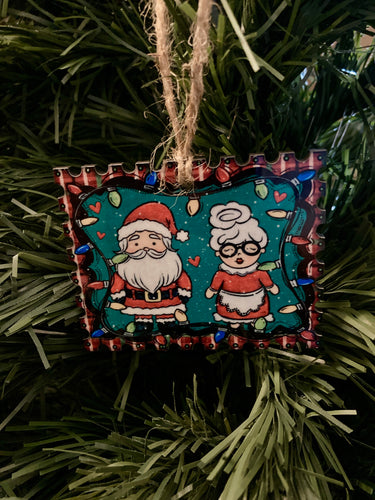 Santa and Mrs. Claus (STS11) - Stamp Shape Ornament